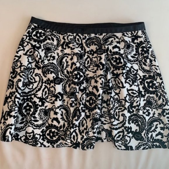 Forever 21 Flocked Black Velvet/White Circle Skirt - Picture 2 of 2